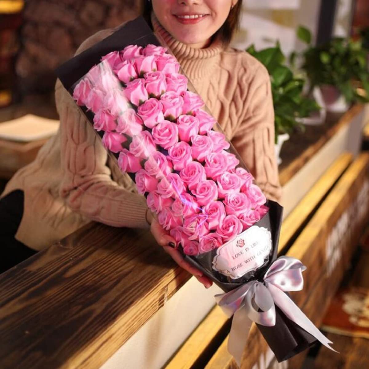 Savon Parfumé Rose Fleur 51 Roses Bouquet De Fleurs Artificielles Cadeau Fleur De Savon Boîte-Cadeau Bouquet pour La Saint-Valentin Fête des Mères Anniversaire Mariage,Rose