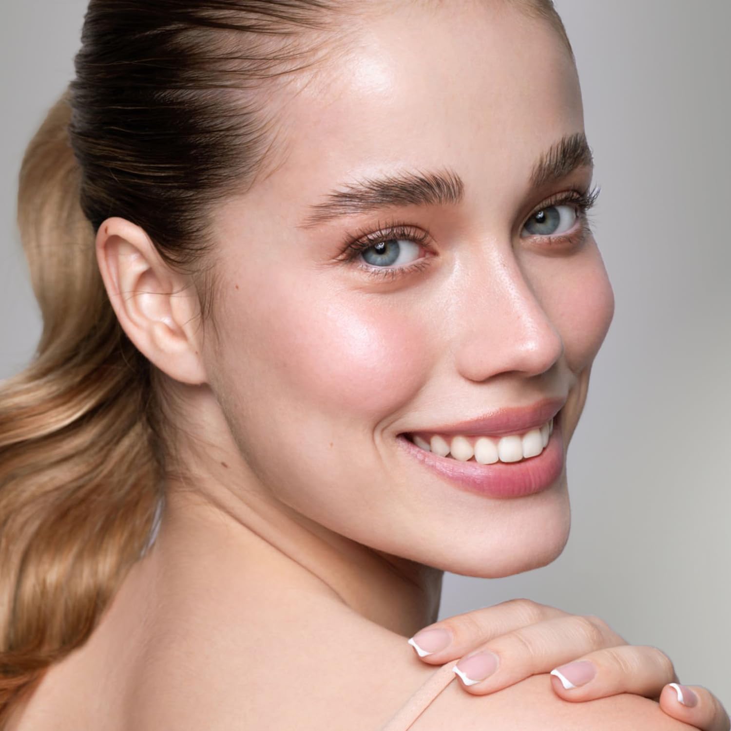 Siero Ciglia Allungante LASH LOVE (3,0 ml) Lash Serum Booster allungante e infoltente per ciglia lunghe e folte.