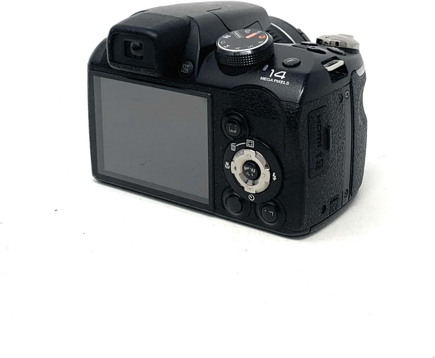Parte trasera en ángulo view de la cámara digital Fujifilm FinePix S3300, resaltando la pantalla LCD y el dial de modo.