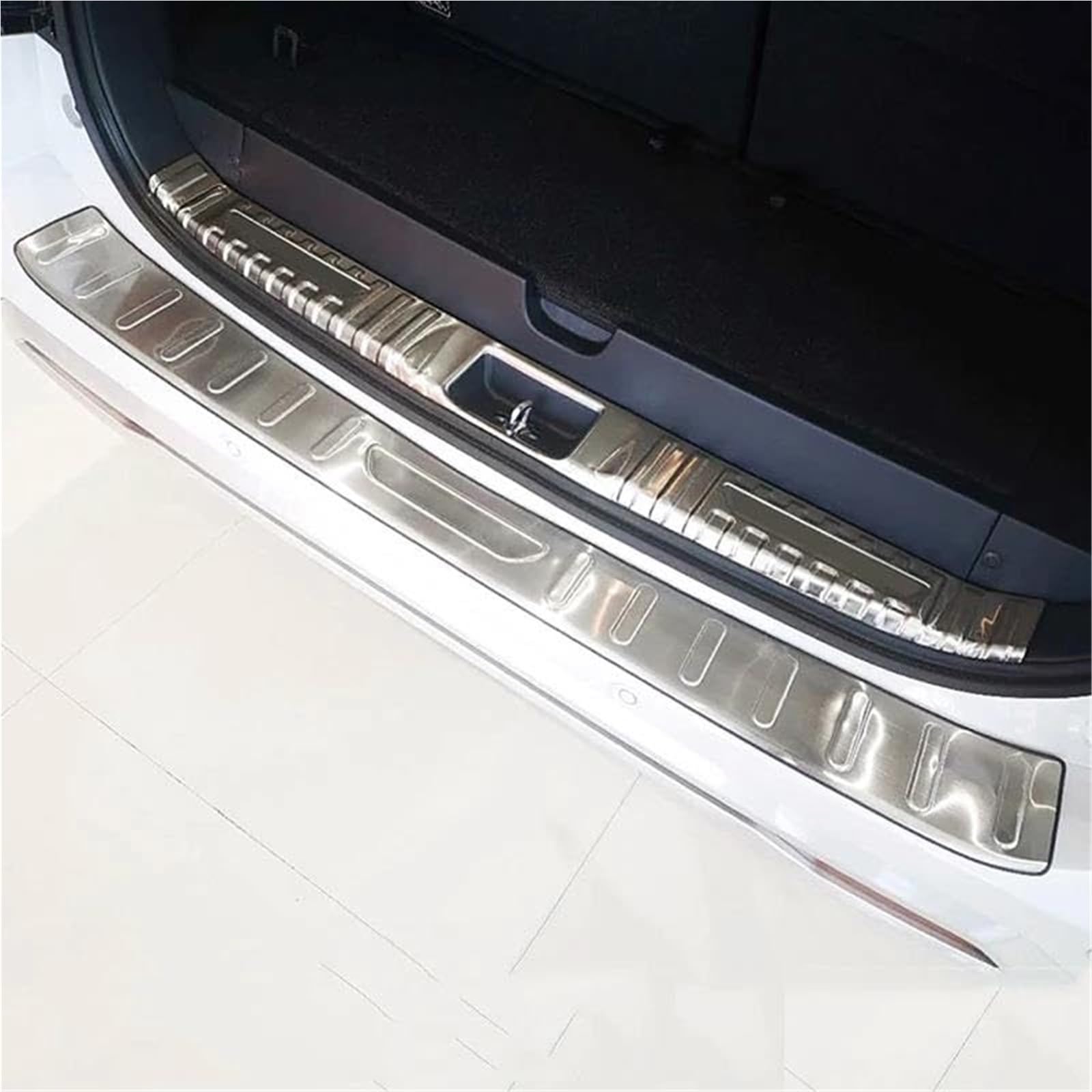 Dla Mitsubishi, dla Pajero Sport, Montero, Shogun 2020-2023 tylna płyta zderzaka bagażnika osłona zabezpieczająca Ochraniacz przed uderzeniem z tyłu pojazdu(Silver)