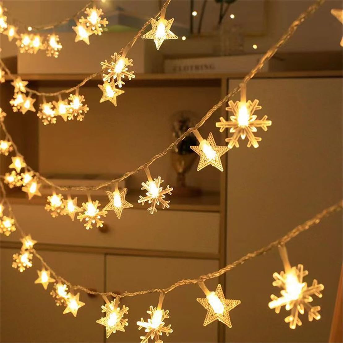 Fairy Lights Waterproof,Warm Christmas Snowflake & Star Lights,Battery Powered LEDs Lighting Chain,2 Modes, For Indoor & Outdoor Weddings,Party,Birthday,Valentine (Snowflakes & Star, 6m 40lights)