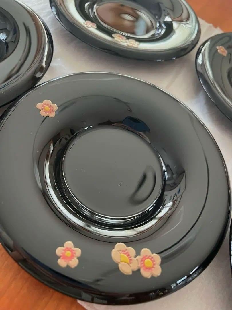 琉球漆器　菓子器　五寸半　大きめ　蓋付　金梅　天然木　天然漆　梯梧材　折敷付き 琉球漆器 菓子器 五寸半 大きめ 蓋付 金梅 天然木 天然漆