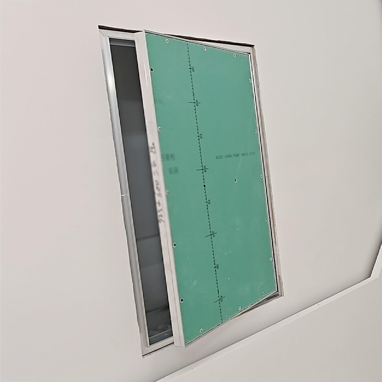 Trampilla Pladur de aluminio 40x60 cm para techo y tabique con puerta oculta