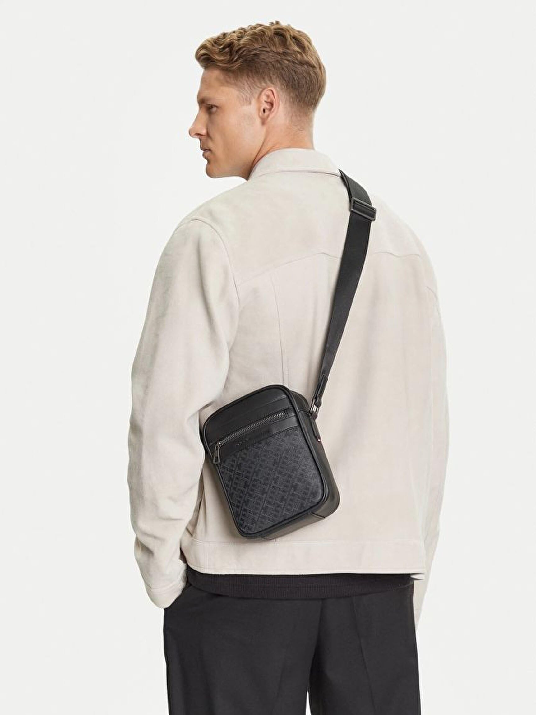 Tommy Hilfiger TH MONOGRAM MINI REPORTER, COLOR BLACK BDS - BLACK One Size