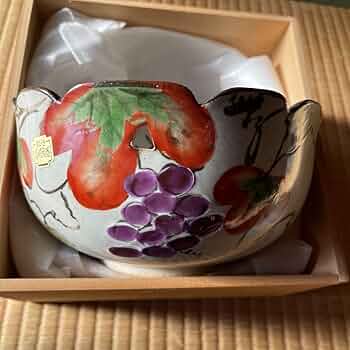 有田焼　おしゃれな真っ赤な皿　山かけマグロが高級に Amazon.co.jp: 盛り皿 有田焼 茂山窯 赤絵 手描き 高級陶器