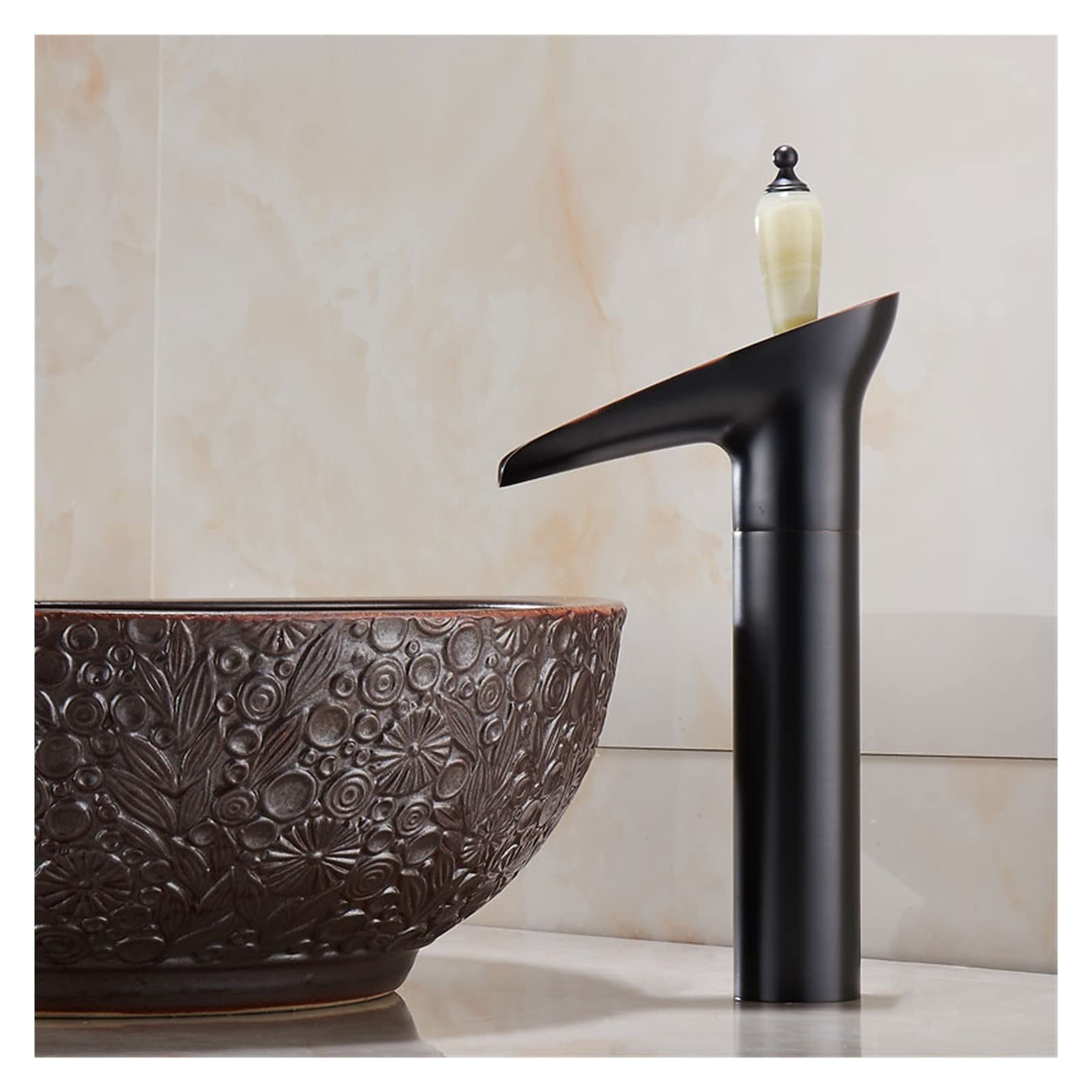 Robinet cascade de salle de bains en laiton noir pour créer une ambiance spa à la maison