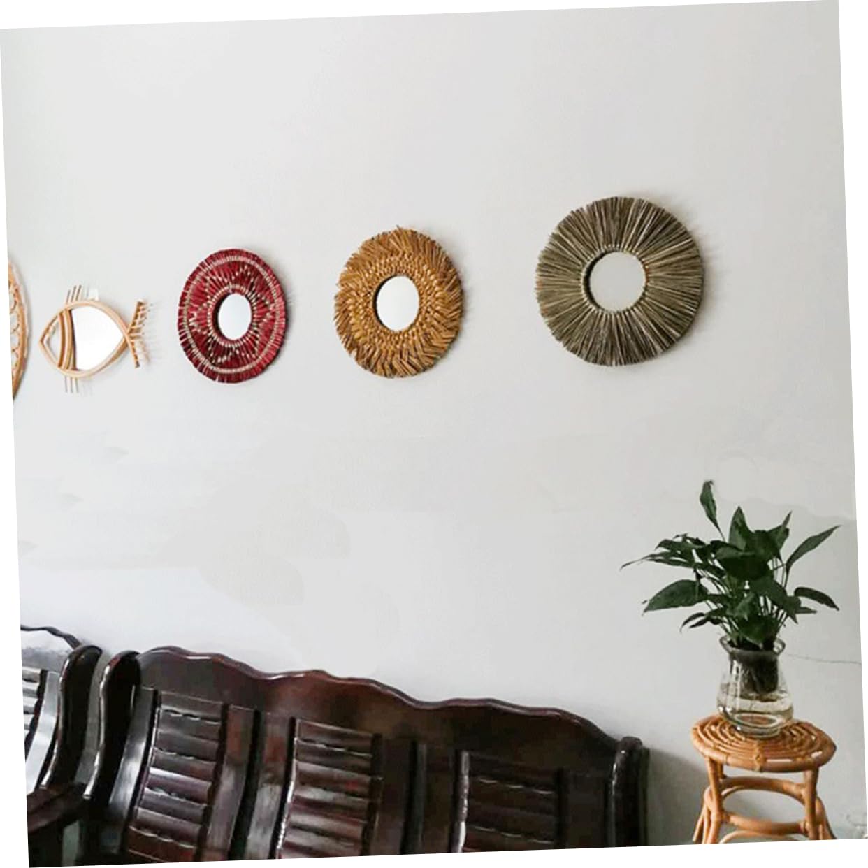 Amosfun Wandspiegel als mit Gewebtem Design und Handgefertigten Runder Quasten Nordischer Stil Kaffee Farbe Wanddekoration für Wohnzimmer und Flur