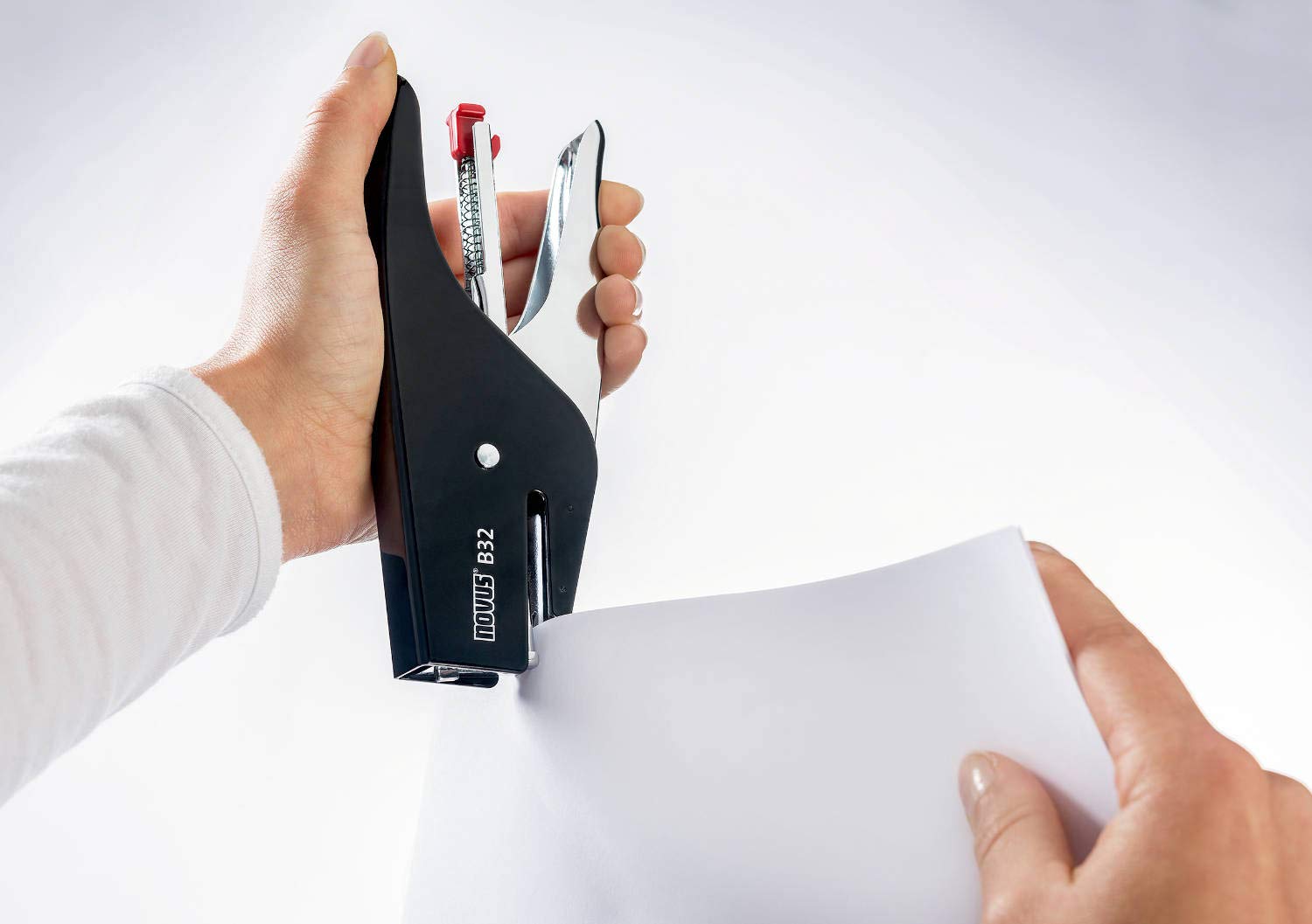 Novus Pinzatrice B 33 (15 fogli di potenza di cucitura, tipo 8/4, metallo), nero/grigio