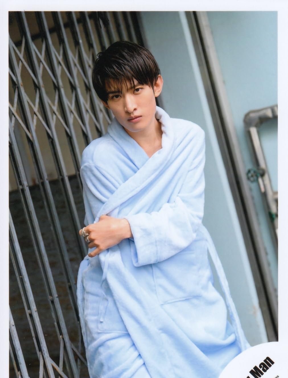 Amazon.co.jp: Snow Man 公式 生 写真（向井康二）SM00881 : おもちゃ