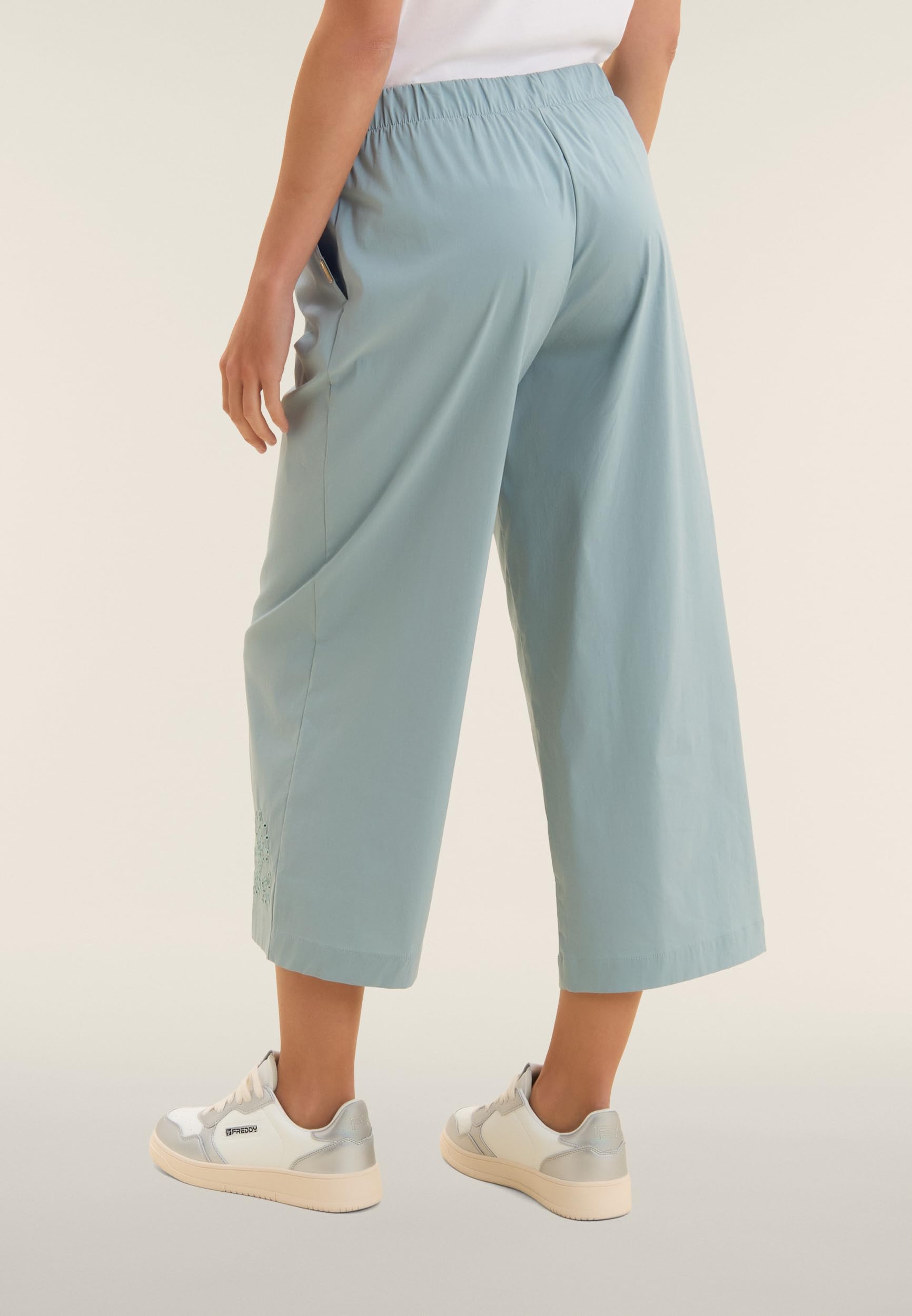 FREDDY - Pantaloni Donna Cropped in Popeline Elasticizzato con Ricamo Floreale sul Fondo, Vita Regular con Coulisse e Gamba Ampia - Pantaloni Casual