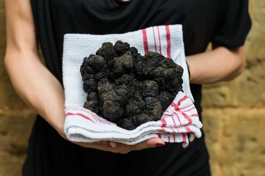 Gourmet - Juego de aceite de trufa (2 unidades de 250 ml) con trufas blancas y negras auténticas de aceite de oliva virgen para salsas y refinar platos, apto para alimentos veganos y sin gluten
