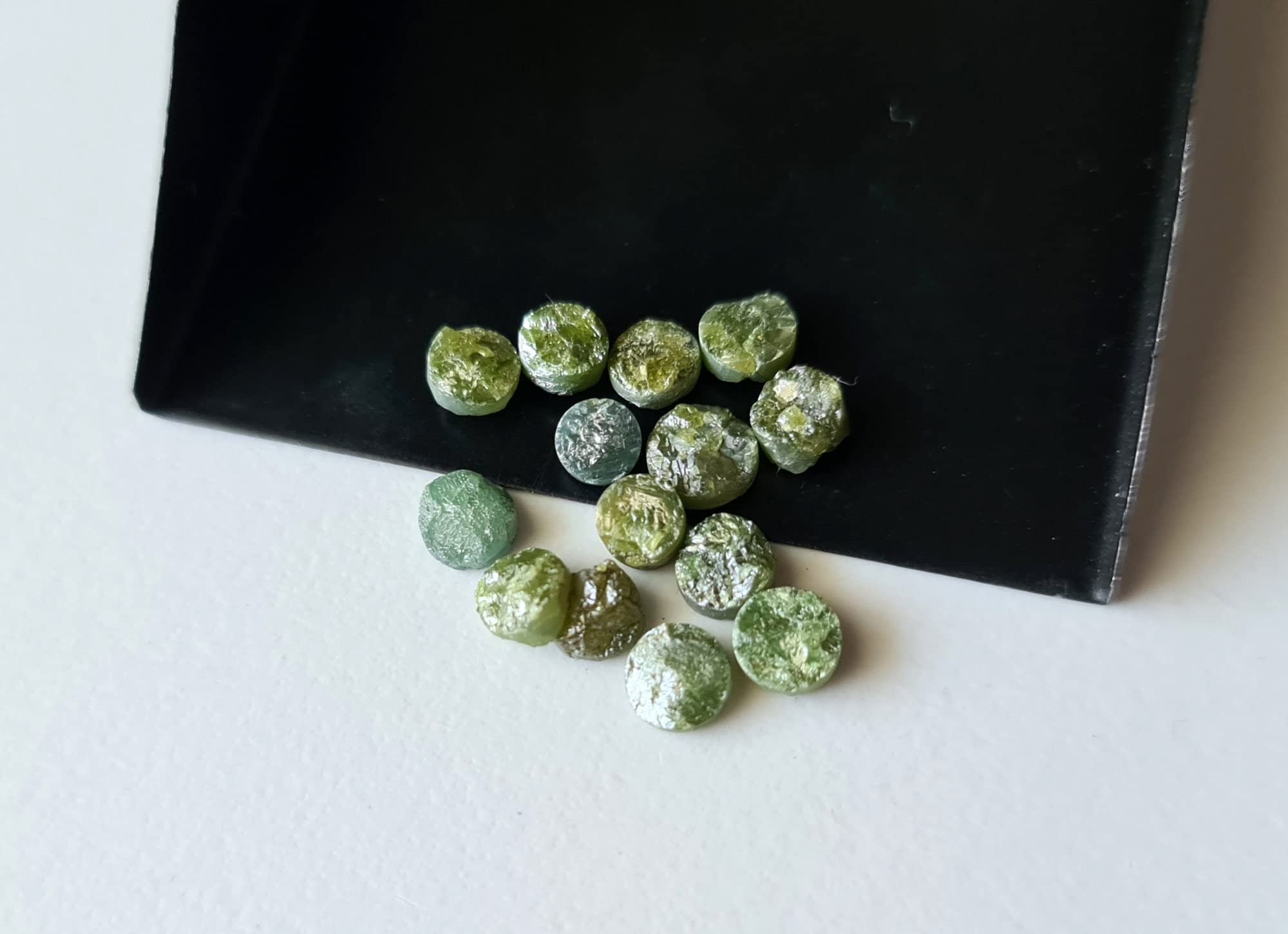 Dischi diamantati grezzi Pneumatico diamantato 1 pezzo Diamante tagliato al laser sciolto per donna, verde (trattato), 5-5,5 mm