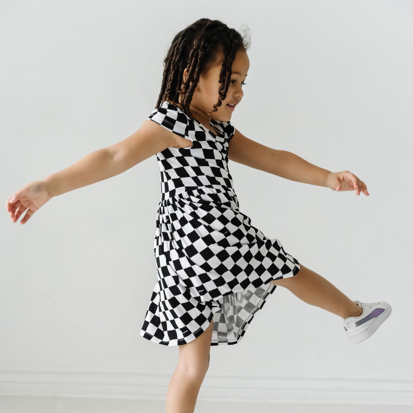 Little Sleepies Skaterkleid mit Flügelärmeln – Kleinkind-Mädchen, Viskose aus Bambus, Kinderkleid mit Taschen und atmungsaktivem Wirbelrock