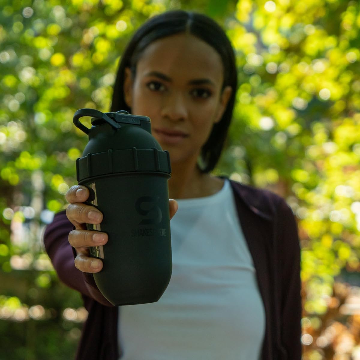 SHAKESPHERE Shaker aus Edelstahl: Protein-Shaker-Flasche hält heiße Getränke heiß und kalte Getränke kalt, 700 ml, kein Mischball oder Quirl erforderlich, ideal für Shakes, Smoothies (schwarz-matt)