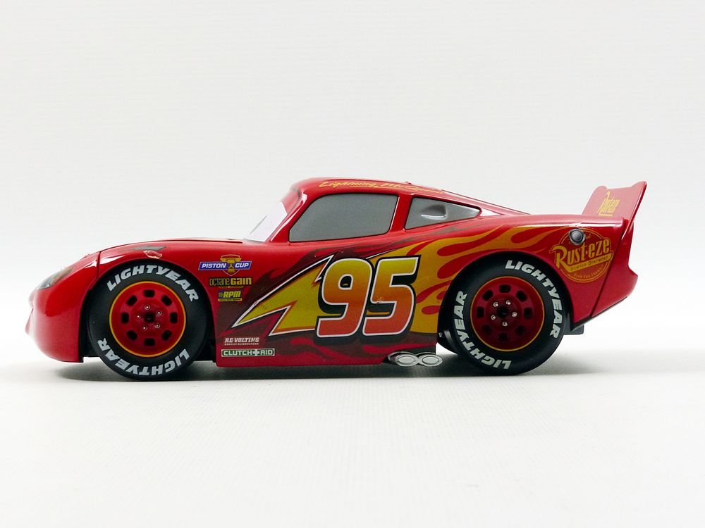 Buy Metals Pixar Cars 3 1: 24 Diecast - Lightning McQueen Vehicle