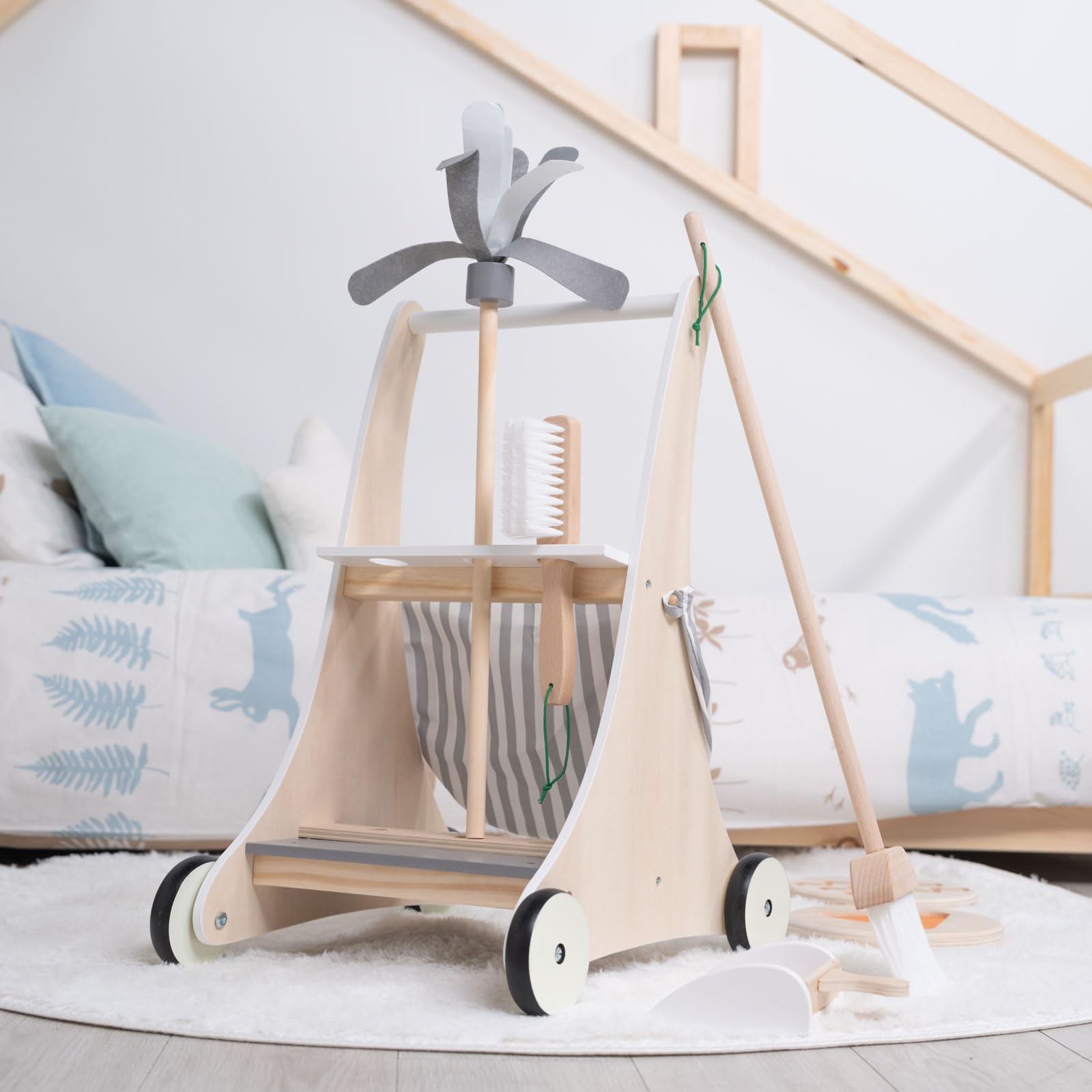 CARRITO DE LIMPIEZA MONTESSORI DE ECO MADERA "CLEAN UP" FREGONA, ESCOBA, CEPILLO Y RECOGEDOR INCLUIDOS 43 X 35 X 66 CM Cura della persona e salute