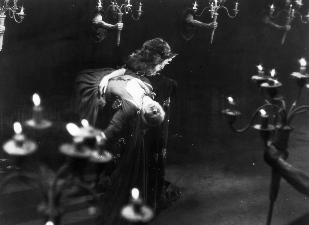 Beauty And The Beast 1946 Njean Marais As The Beast And Josette Day As Beauty In The 1946 Film Poster Print by (24 x 36)