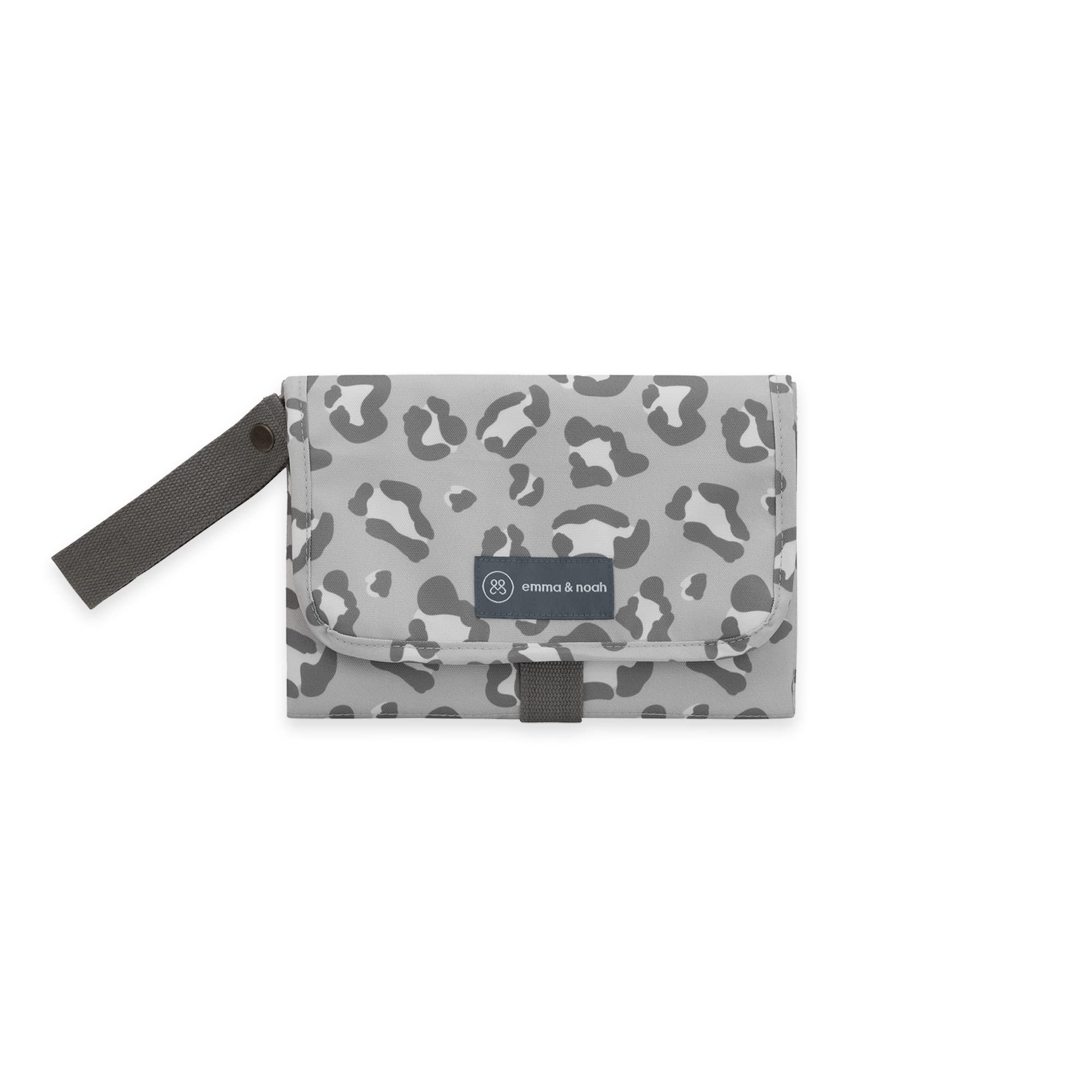 emma & noah Wickelunterlage für Unterwegs, 82x52 cm (gefaltet 25x18 cm), Abwaschbar, Wickeltasche mit Windeltasche für den Kinderwagen, Organizer für Windeln und Feuchttücher (Leo Grau)