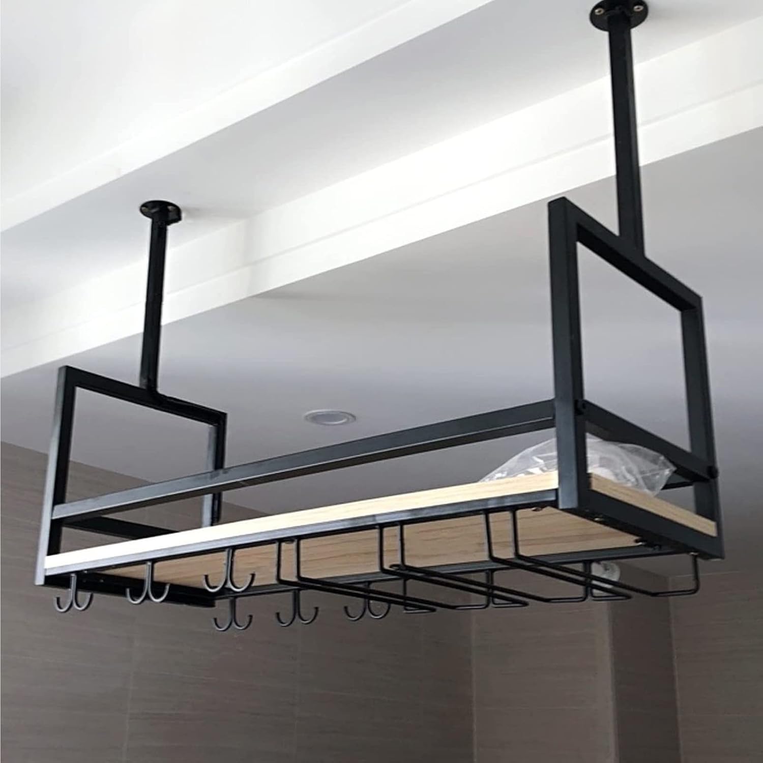 Floating Wine Glass Holder Ceiling Mounted Wine Rack with Guardrail for Bar/Kitchen/Pub Decor Wrought Iron and Solid Wood Storage Shelf Black Suspended Ceiling Organizer (80 * 30*.