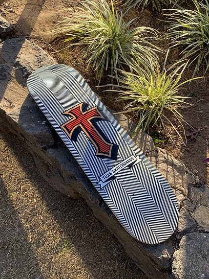 Tabla De Skate Deck 7 Capas Maple Canadiense Alta Densidad Hard Rock Resina Yankee T