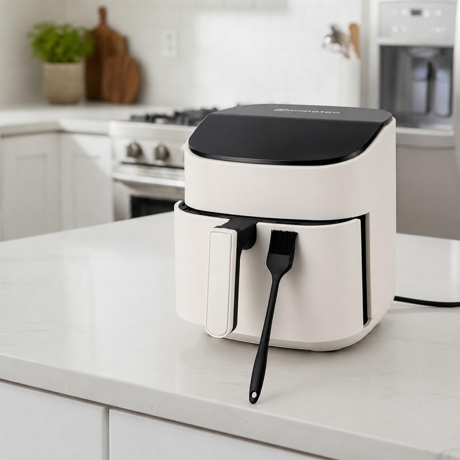 M mimotec – Friggitrice ad Aria White Sara Touch 6,5L, senza Olio, 1600W, 8 Menu Digitali, Display Touch, Funzione Grill, Timer Regolabile, Temperatura 80-200°C, Cucina Facile e Sana