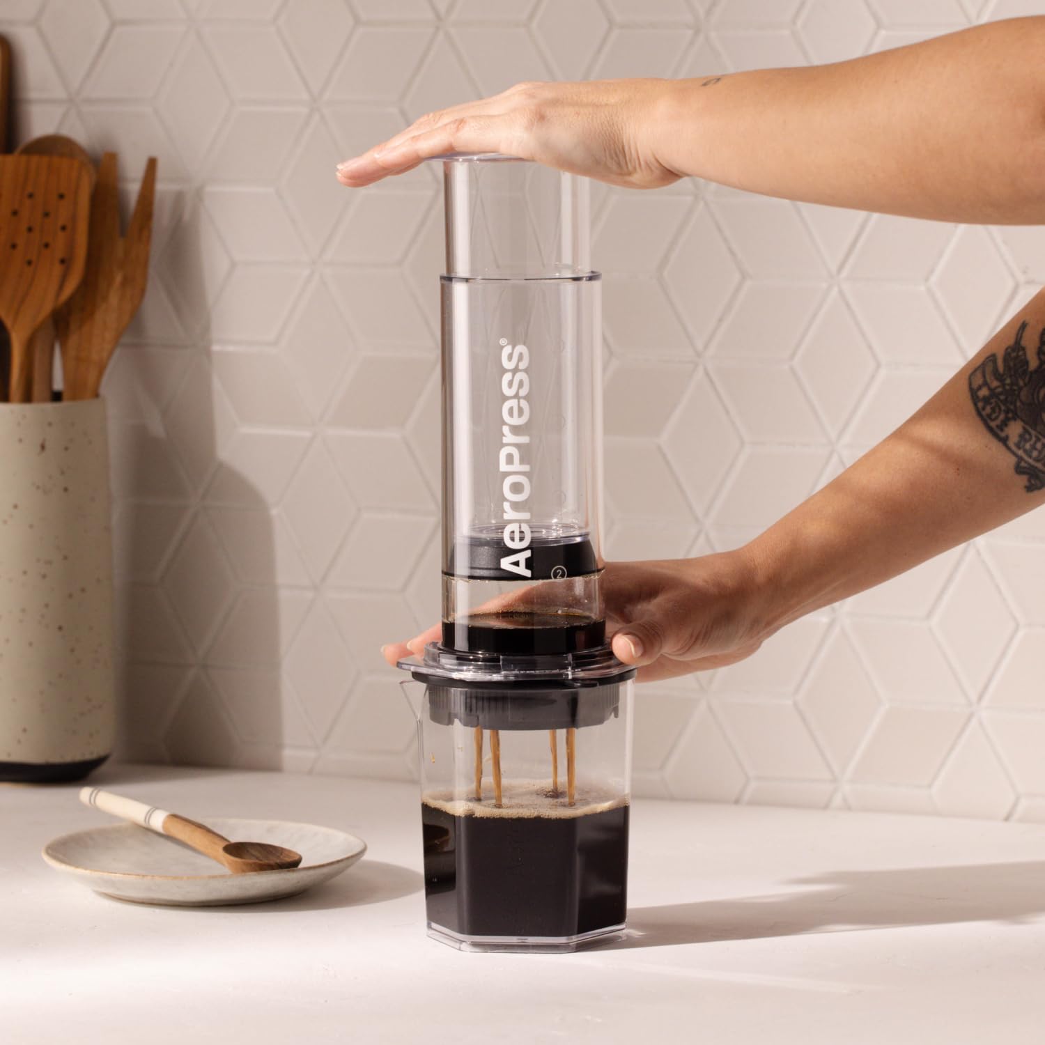AeroPress XL Flow Control Filterkappe, verhindert Durchtropfen für volle Kontrolle über Mahlgrad und Zeit, brüht Klassiker, Espresso Style, Lattes, Cold Brew und mehr, passend für AeroPress XL