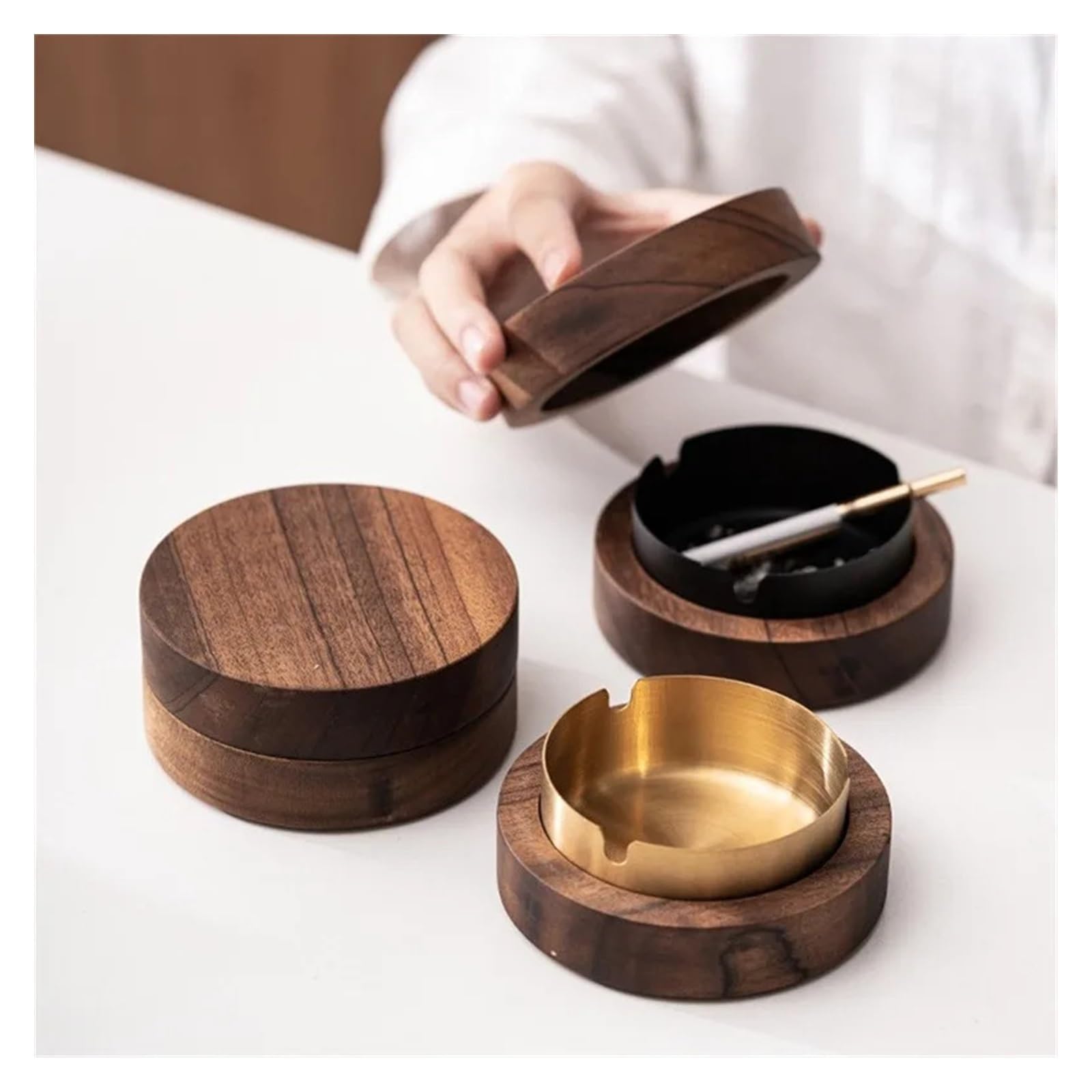 Cendrier fumeur cendrier en bois de noyer avec couvercle couvert Cendrier coupe-vent avec doublure en acier inoxydable Cendrier intérieur extérieur cendrier décoratif pour la maison (couleur : C)
