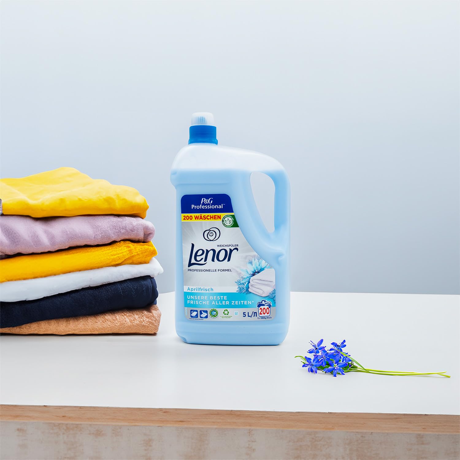 Lenor Professional Weichspüler Aprilfrisch, Macht Ihre Wäsche frisch und weich, Professionelle Formel für den professionellen Gebrauch, Dermatologisch getestet, 200 Waschladungen, 5 L (1er Pack)