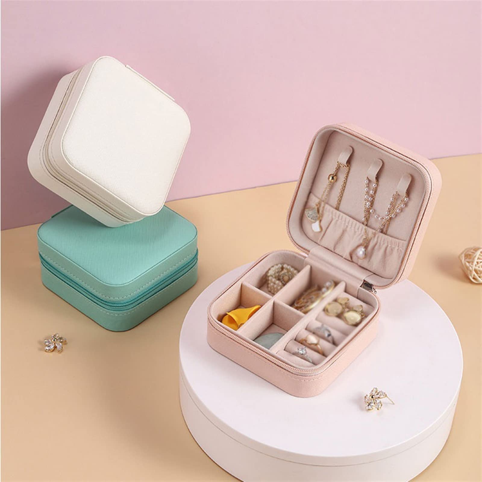 Estuche para joyas Exquisito y compacto Estuche para joyas Estuche para joyas portátil con cadena para pendientes y anillos, Caja de almacenamiento utilizada para viajes y viajes de negocios Estuche