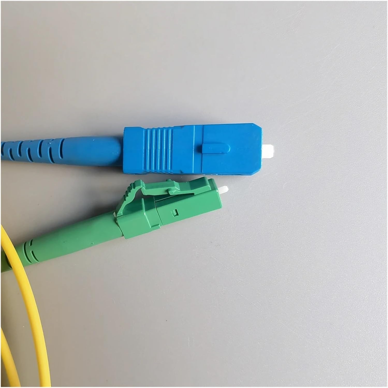 300cm LC/APC-SC/UPC 2.0mm Diameter FTTH G657A1 LSZH Simplex Mode Fiber Optic Connector