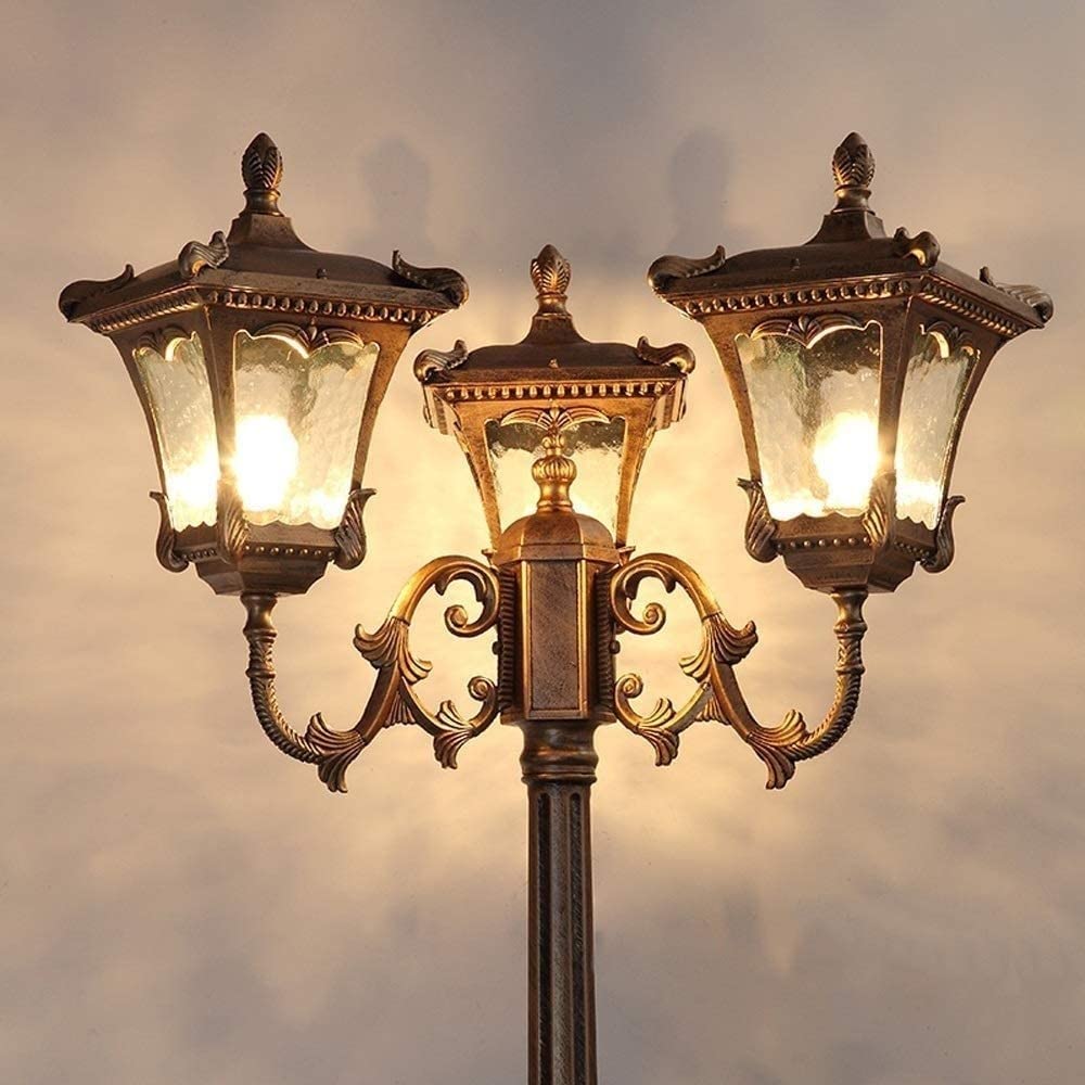 E27 3Heads Zewnętrzna lampa kolumnowa wodoodporna IP65 Amerykański brąz szklany wysoki słupek krajobrazowy tradycyjna latarnia uliczna weranda do ogrodu zewnętrznego ulica