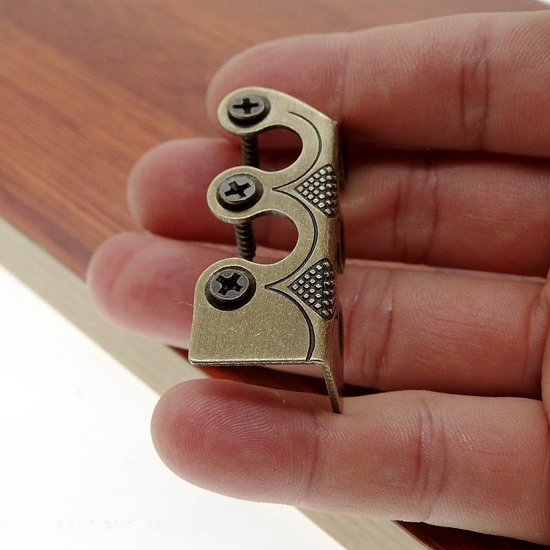 Image of Skirting Board Corner Protectors Solid Brass Baseboard Corner Protectors, Vintage Metal Corner Protector Table Corner Perimeter Cover Safety Bracket with Screws (Bronze*5Pcs)