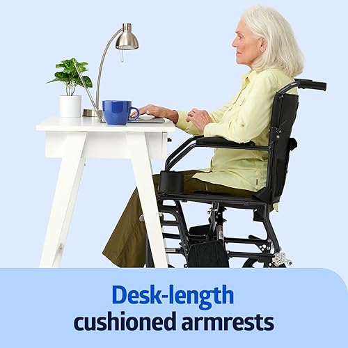 Miniatura 10 de Silla de ruedas Medline ultraliviana con asiento amplio de 19 pulgadas reposabrazos tipo escritorio permanentes y reposapiés abatibles MDS808200F2B