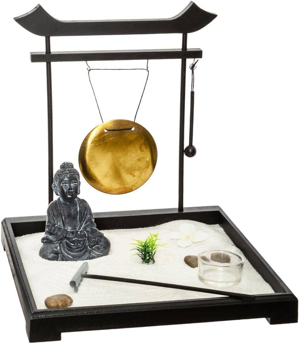 Avilia Muebles para el salón - Serenidad a tu casa: Jardín Zen sobre Bandeja de Madera con Gong y Buda - Accesorio para Decorar tu habitación - 26x26cm