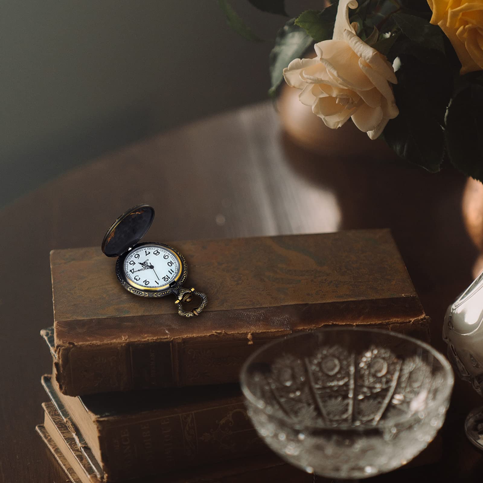 tasca, Orologio da tasca classico al quarzo scolpito con catena corta for uomo e donna, modello treno a vapore 3D