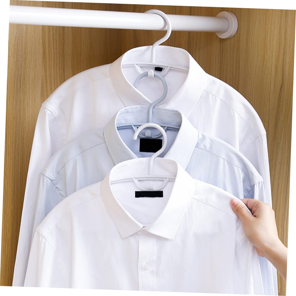 Happyyami 10 Pcs Non Slip Wide Shoulder Clothes Hangers for Wardrobe Notched Hanger Rack for Home Closets Organize Shirts Dresses Jackets and Accessories