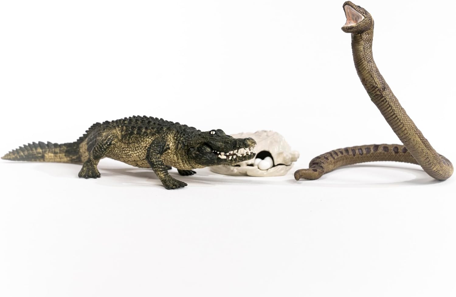 SCHLEICH 42625 Danger in The Swamp National Geographic Wild Life Toy Playset for Children Aged 3-8 Years