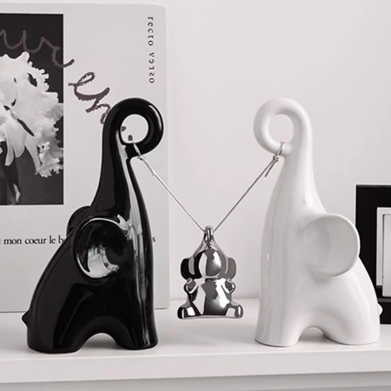 Elefante Statua Ceramica, Elefante Portafortuna Decorazioni Casa Statuette Decorative Soprammobili Moderni Particolari Arredo Casa Moderno (Nero/Bianco/Argento)