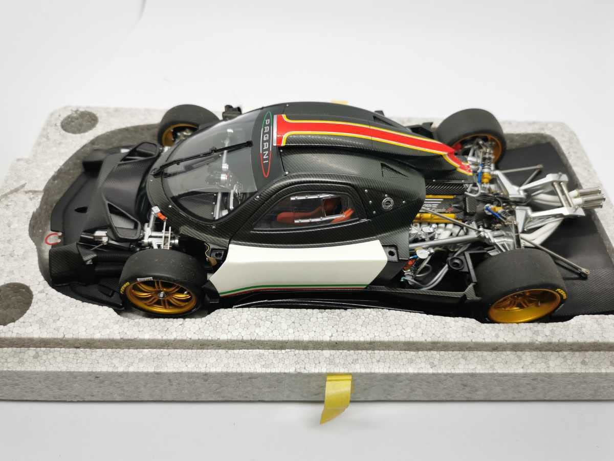 PAGANI ZONDA R(パガーニ ゾンダ)1/18