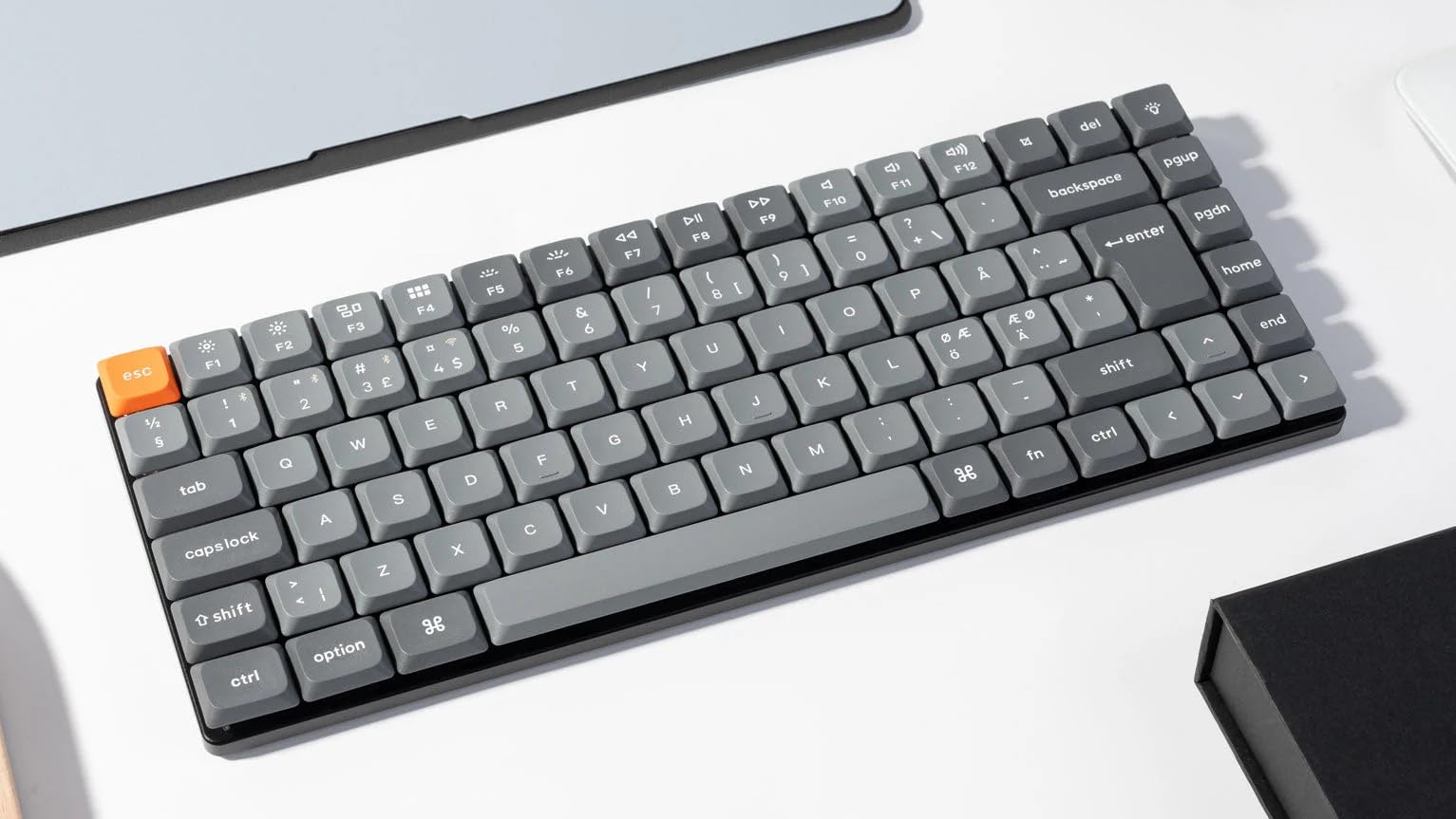 Keychron K3 Max – Tastiera meccanica low-profile 75% QWERTY italiano, keycaps PBT double-shot, switch Gateron Red hot-swap, wireless 2.4 GHz/Bluetooth 5.1, retroilluminazione RGB, QMK/VIA