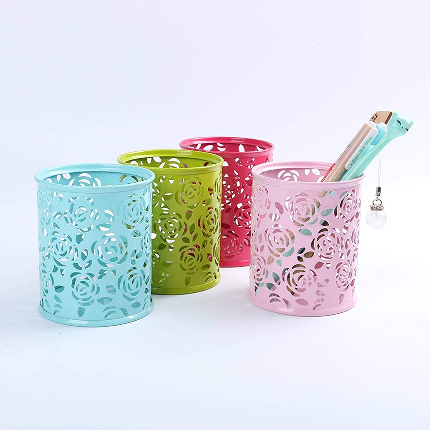 Stifthalter für den Schreibtisch, Zylinder-Stifthalter aus Metall mit hohlem Rosen-Blumen-Design, mehrfarbig, 9,7 x 8,2 cm(D-rosered)