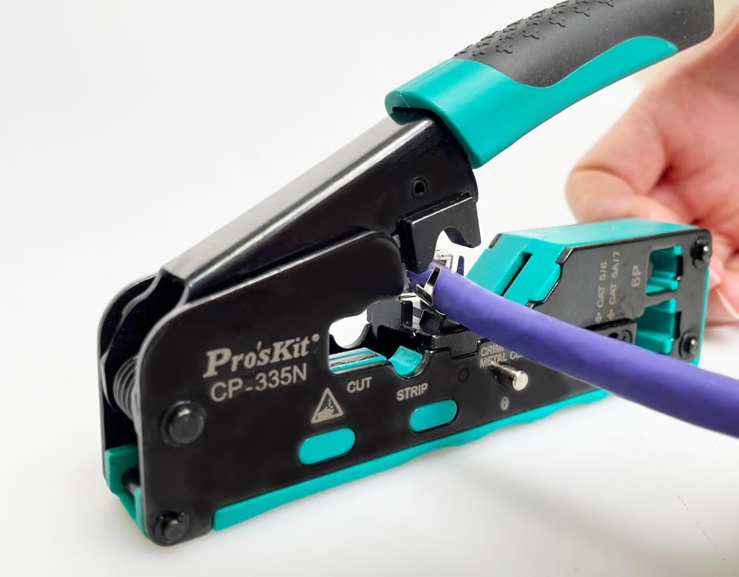 Crimping a modular plug with the Pro'sKit CP-335N tool