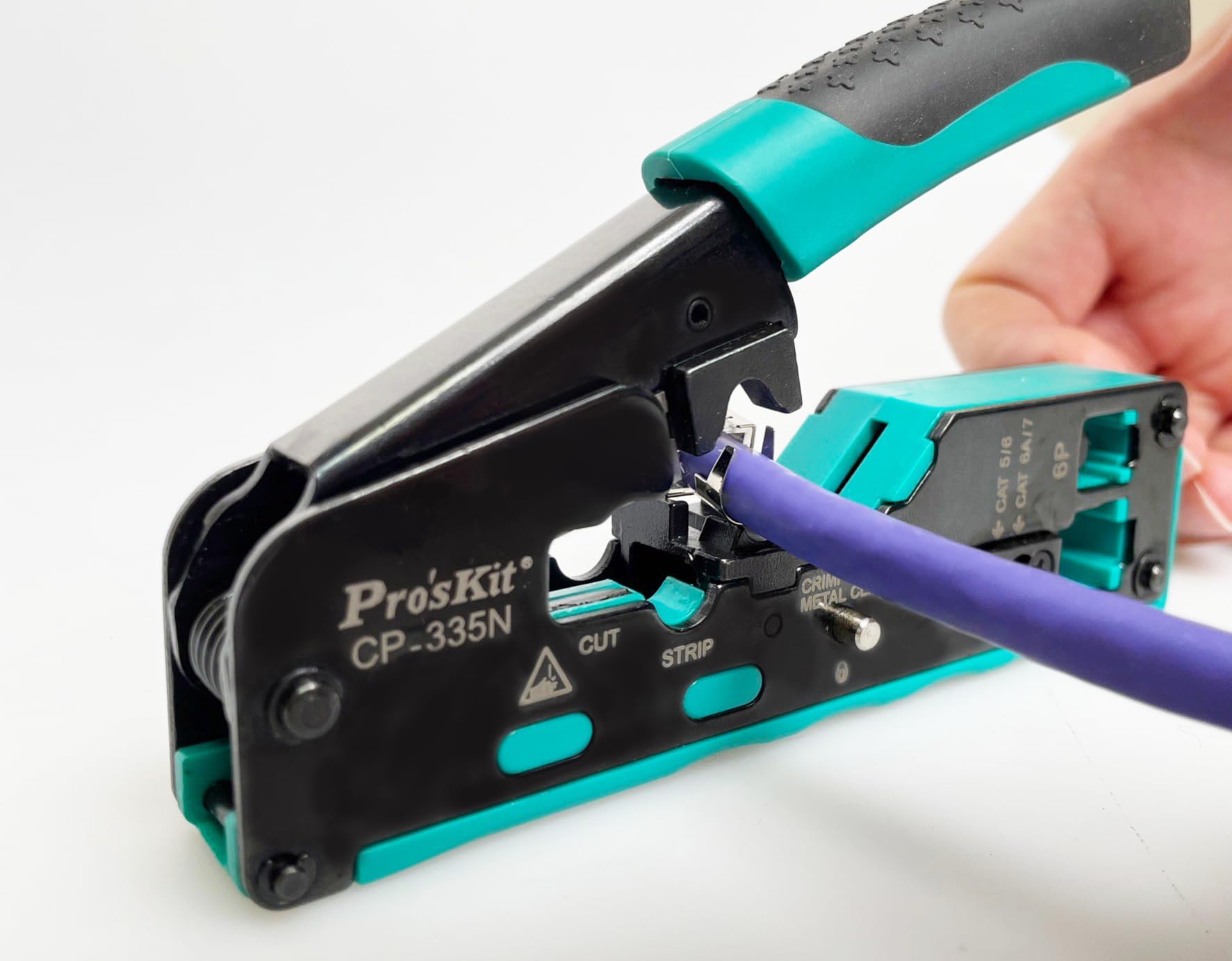Pinza crimpatrice per connettori modulari CAT.5/6/7 Pro'sKit CP-335N Azione crimpatrice parallela risparmiatrice di forza 3 in 1 Taglio/Spellatura/Crimpatura (CP-335N)