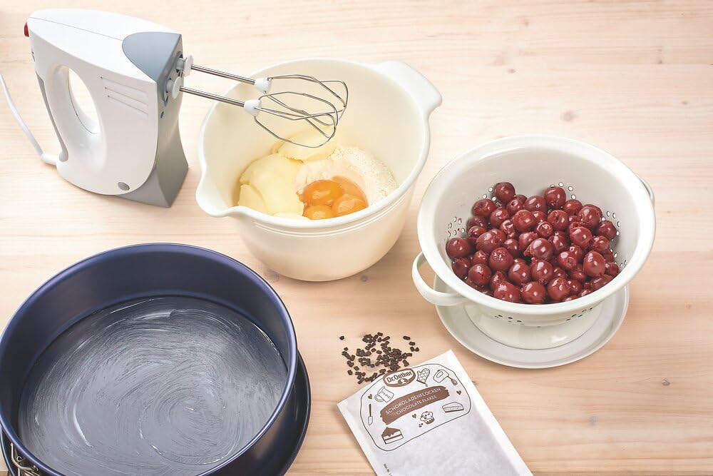 Dr. Oetker Kirschli Kuchen, 8 x 435 g, Backmischung für Rührkuchen mit Kirschen & Schokoladenflocken, fruchtig-schokoladiger Rührkuchen, gelingsicheres Backen