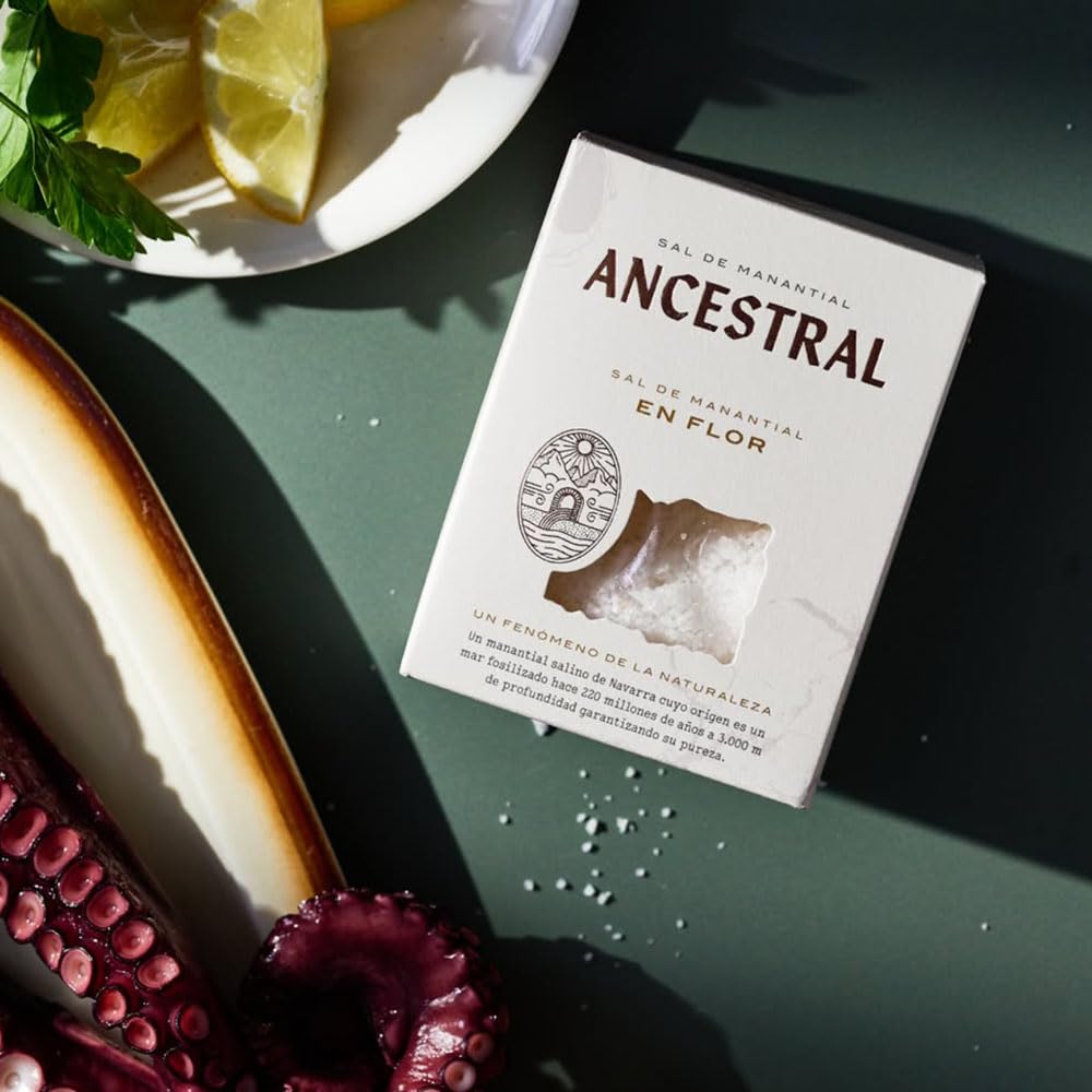 Fiocchi di sale 100% biologici - Fleur de Sel non raffinato e privo di microplastiche. Raccolto a mano da una sorgente nei Pirenei spagnoli. Ricco di minerali. Ideale per un tocco gourmet.