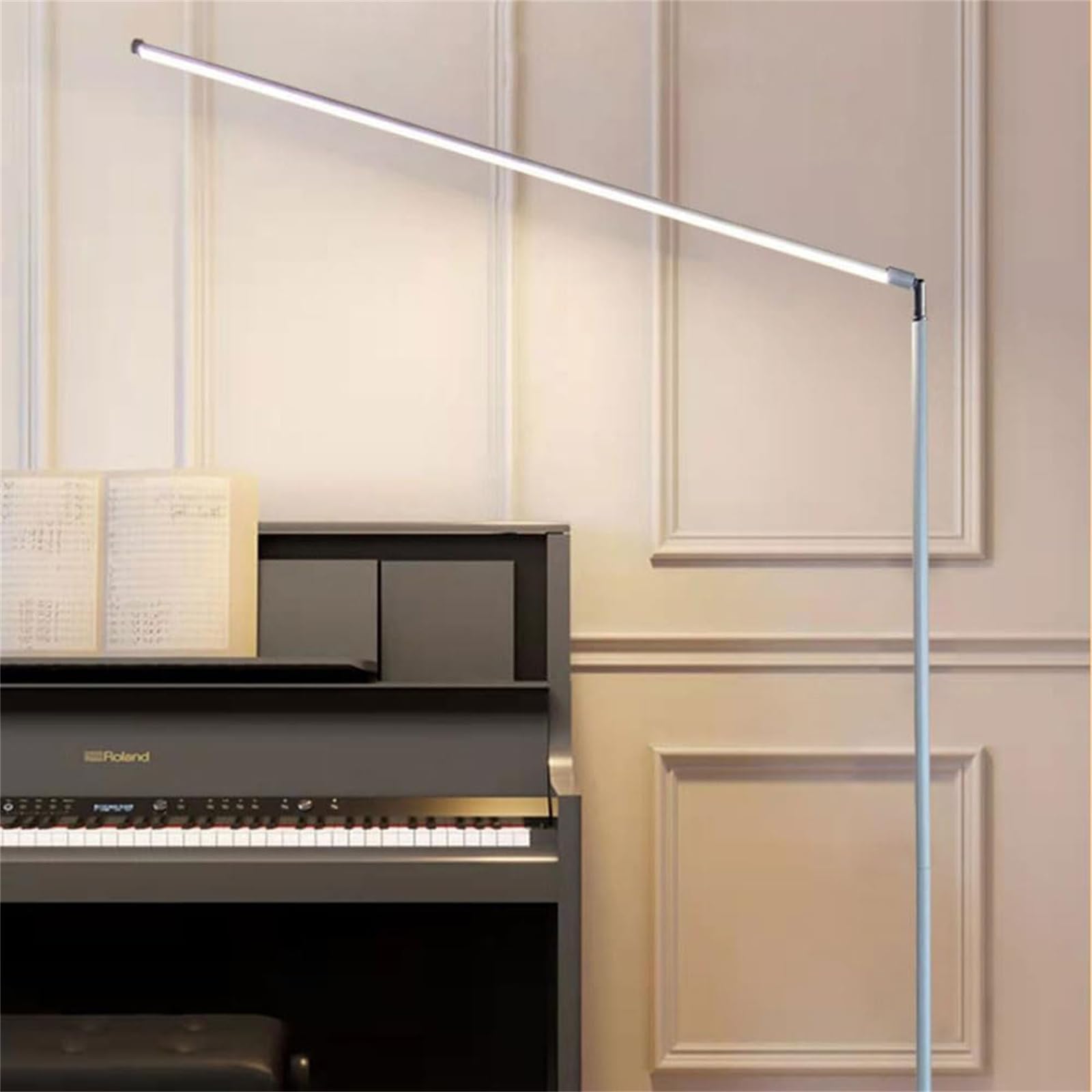 LED Schreibtischlampe Modern Vertikal mit Fernbedienung Tischlampe Verstellbare Farbe & Helligkeit Dimmbar Bodenlampe Drehbar Metall mit Stecker Kabel Schalter Stehlampe für Arbeitszimmer (Weiß)