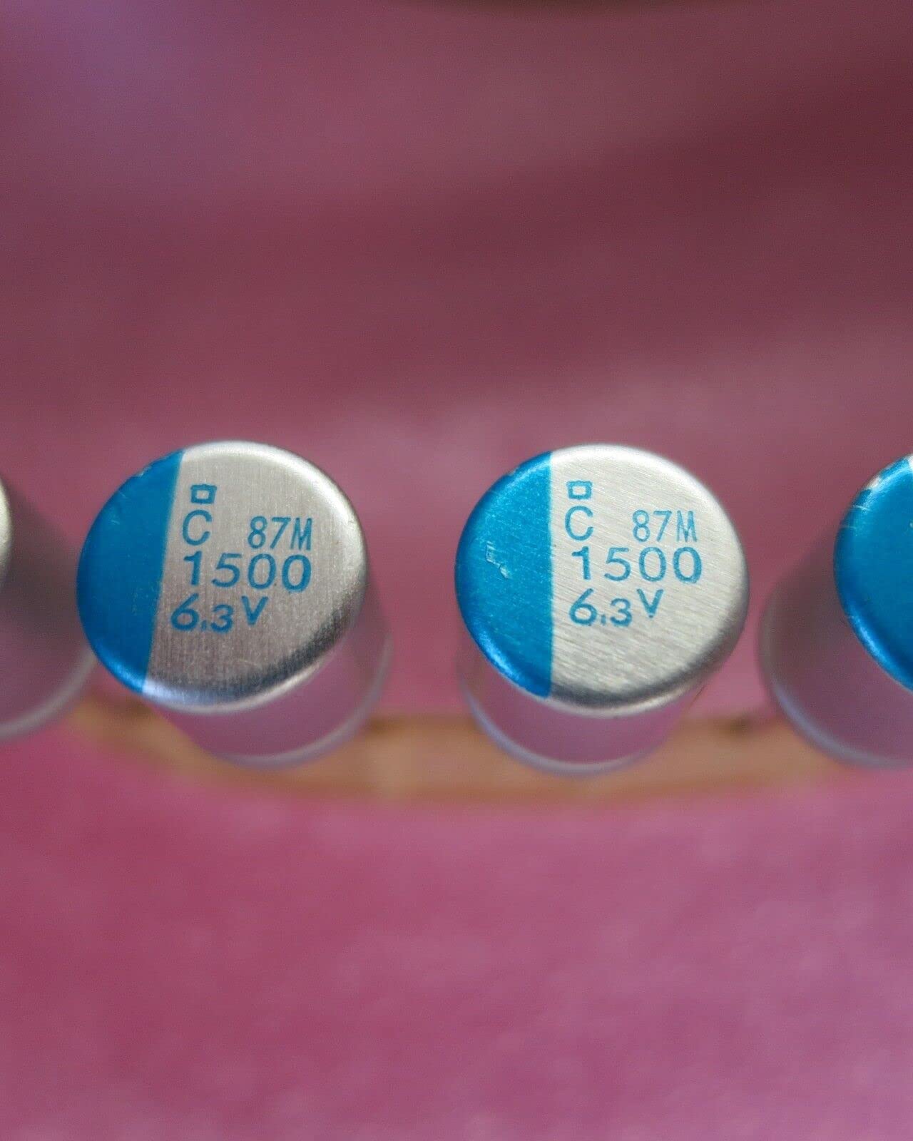 2 PCS 1500uF 6.3V 10x11.5mm Nippon Chemicon *** US Stock **1.95 ONLY