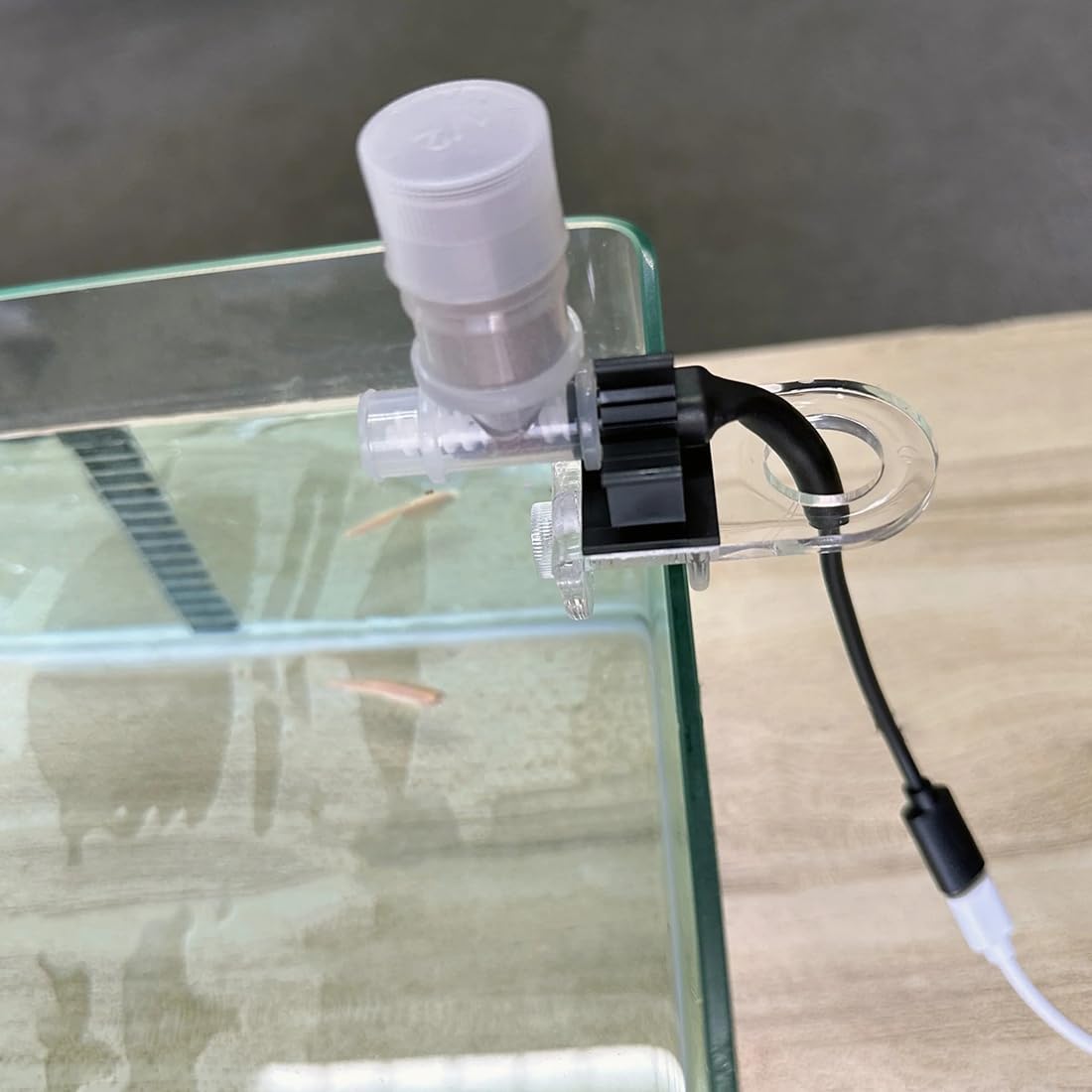Mangiatoia Automatica per Pesci - Mangiatoia Intelligente WiFi per Acquario, Distributore di per Acquari con Temporizzato, Alimentazione per Pesci e Gamberetti A
