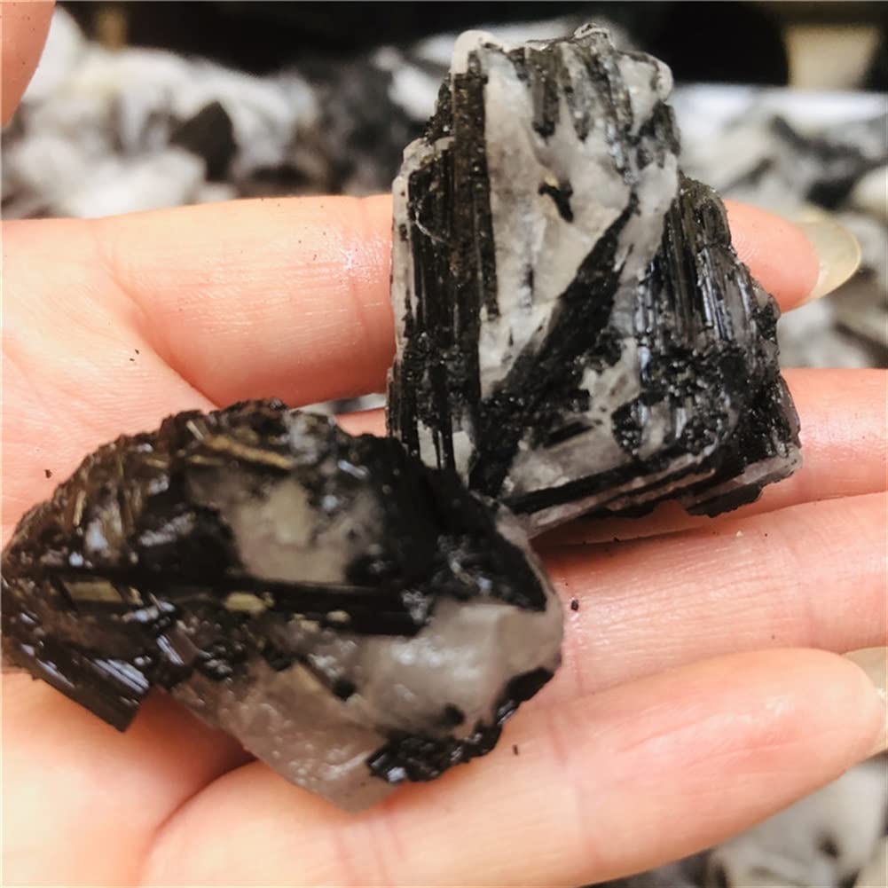 Naturalny czarny turmalin kryształ naturalny kwarc surowe kryształy okaz kamienny kamień dekoracja wnętrz kamienie kolekcje domowe (rozmiar: 40-50g)
