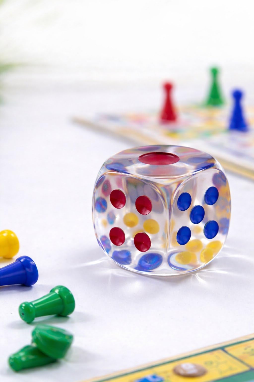VOLDOT Pack of 1 Jumbo Clear Dice with Colored Dots, Large 6-Sided Transparent Dice Cubes for Board Games, Farkle, Ludo, Snake and Ladders, Monopoly, Classroom & Party Fun